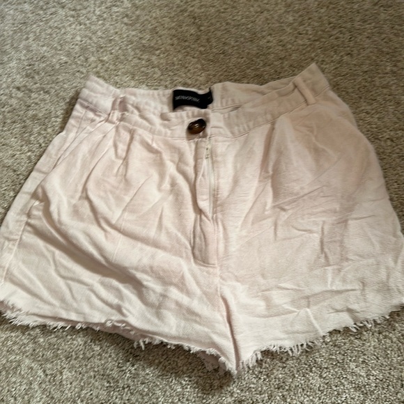 MINKPINK Pants - MinkPink frayed zipped shorts, light pink